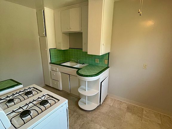 3rd image of 2677 Honolulu Ave APT D