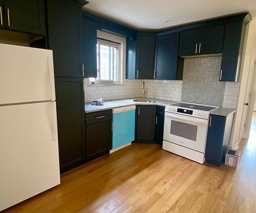 1st image of 25-11 44th St #1
