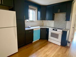 25-11 44th St #1, Astoria, NY 11103