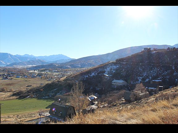4th image of 333 Interlaken Dr #129