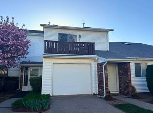 837 Halifax Dr, Warwick, RI 02886