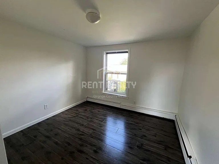209-211 W Main St — Photo 10