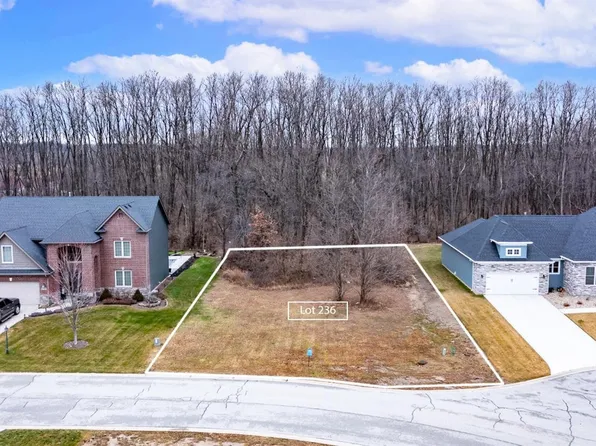 9382 Michigan Dr, Winfield, IN 46307