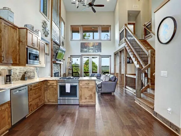 37 Upper Knoll Dr — Photo 3