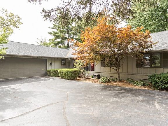 2nd image of 2210 Tanglewood Dr