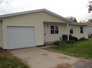 2456 Crawford Dr, Benton Harbor, MI 49022