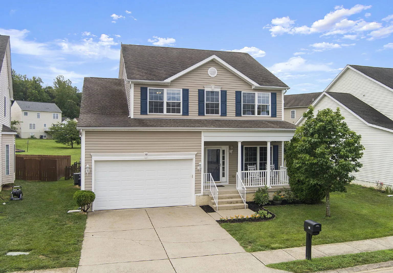 4 bed, 2.5 bath, 3220 sqft, $3,000 — Photo 4