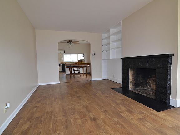 3rd image of 910 S Hague Ave