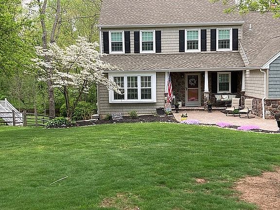 3rd image of 337 Stonyhill Dr