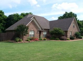 534 Pinewood Cv, Medina, TN 38355