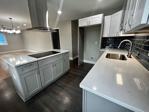 5th image of 1721 Belmont St