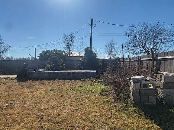 4th image of 3040 Clearview Ave