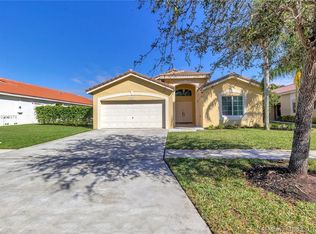17667 SW 11th St, Pembroke Pines, FL 33029