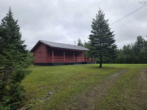 21 Lakefront Dr, Loch Lomond, NS B2E 1B3