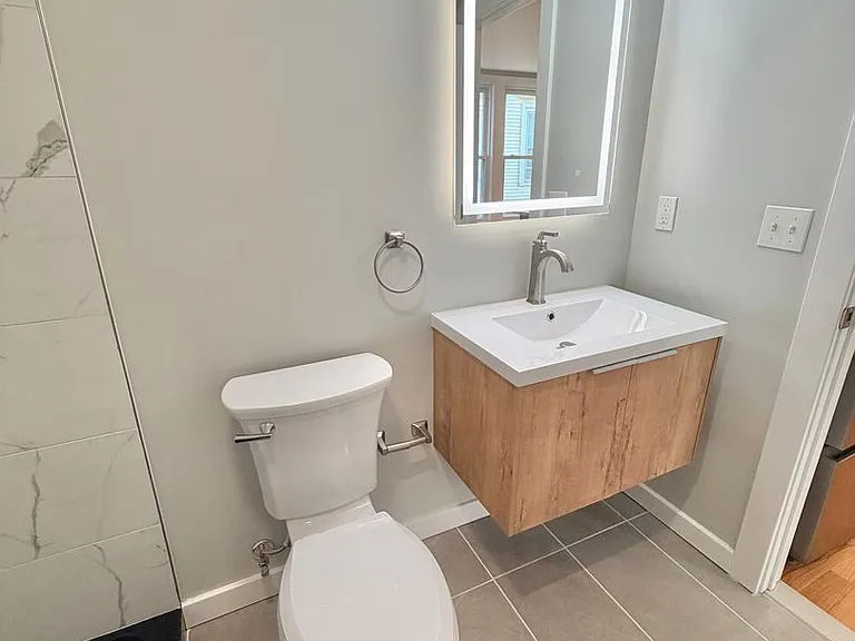 18 Cedar St — Photo 40