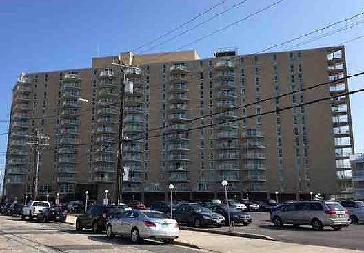 1st image of 921 Park Pl APT 1010