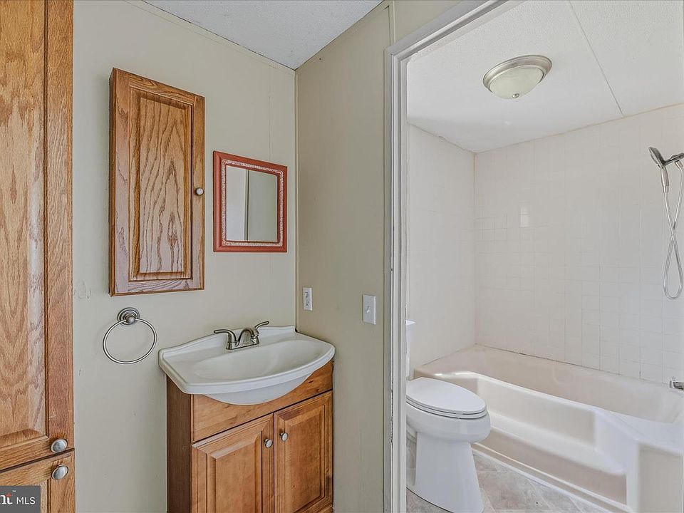 19th image of 1420 Eppinger Rd