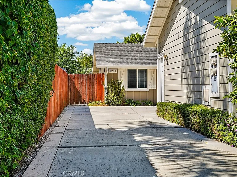 8211 Quartz Ave — Photo 32