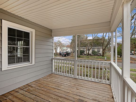 4th image of 25 Bainbridge Ave