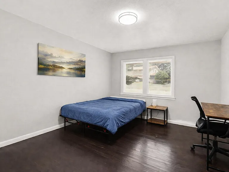 Stanford Cir — Photo 1