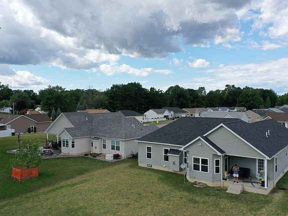 5th image of 705 E Goundry St
