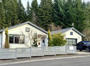 922 SW Spelling Pl, Cascade Locks, OR