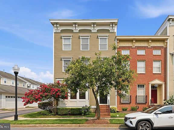 2nd image of 3648 Islington St