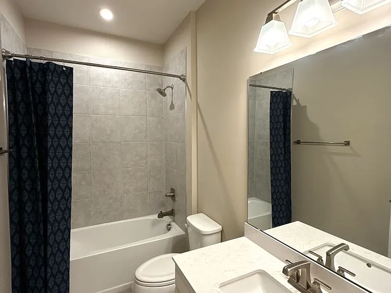 8807 Chapel Grove Crossing Dr — Photo 21
