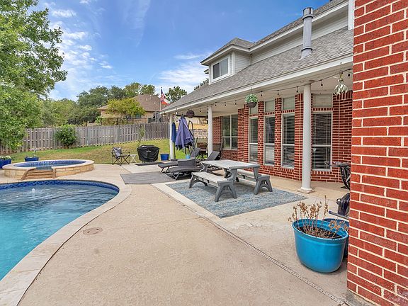 3rd image of 333 Coach House Cir
