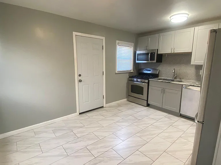 26394 Lorenz St — Photo 4