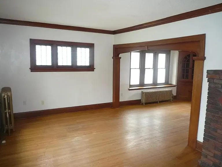 949 Margaret St — Photo 18