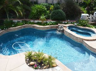 32131 Via Benabarre, Temecula, CA 92592