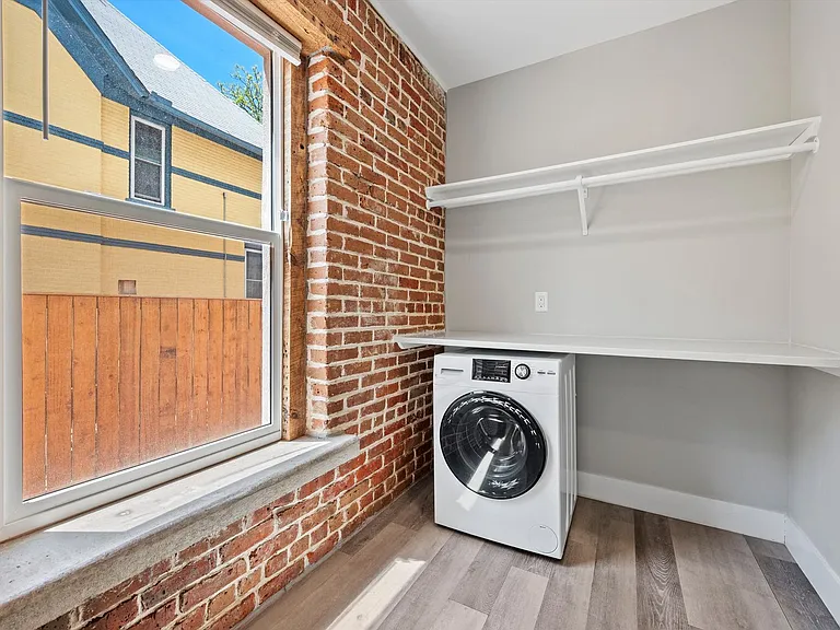 Modern Cap Hill Retreat with Historic Character — Photo 11