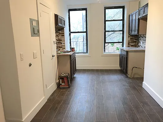 Rented by Capri Jet Realty Corp | media 23