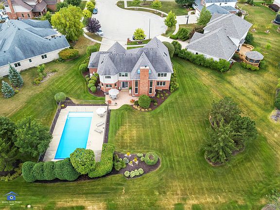 2nd image of 10422 Penny Ct N