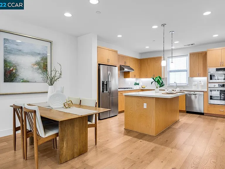 3634 Jubilee Cmn — Photo 6
