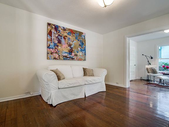 4th image of 135 Chichester Pl