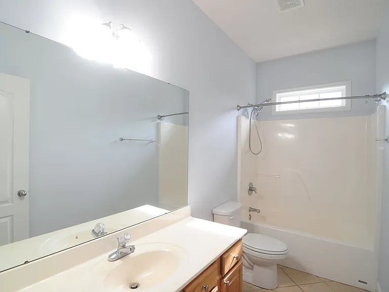 5016 Liberty Park Cir SE — Photo 3