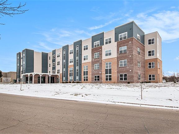 4th image of 2400 43rd St SE #404
