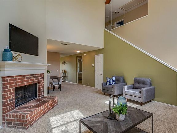 4th image of 105 Hideaway Ct