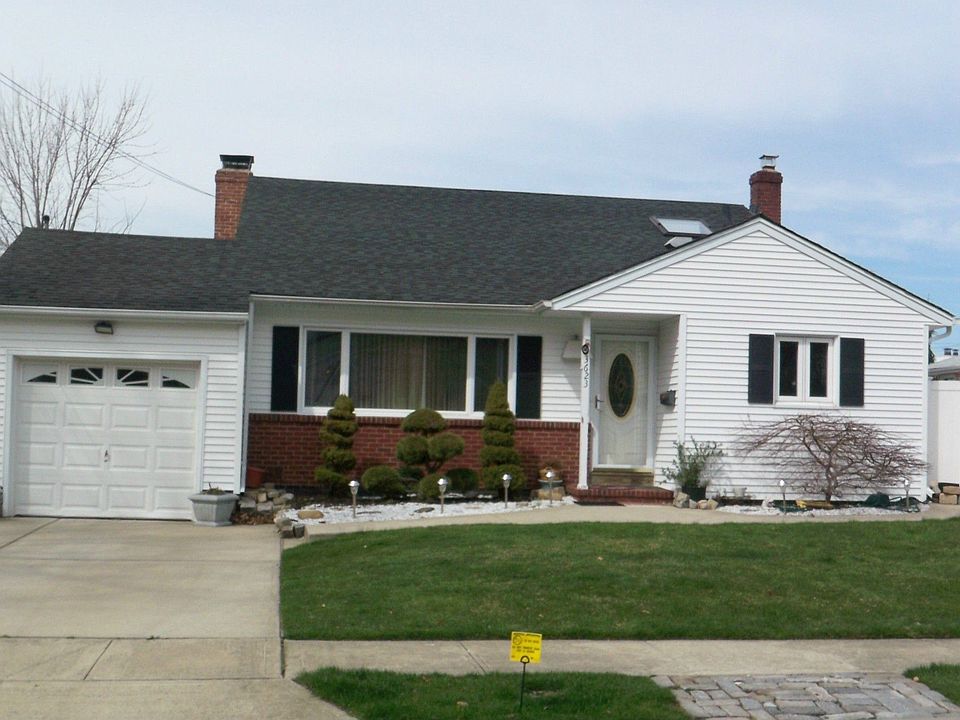 1st image of 3623 Manhasset St