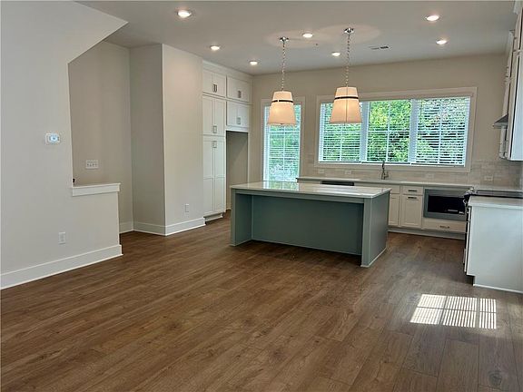 3rd image of 2652 Mackintosh Ct #23