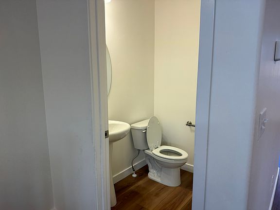 3rd image of 515 S 800 W