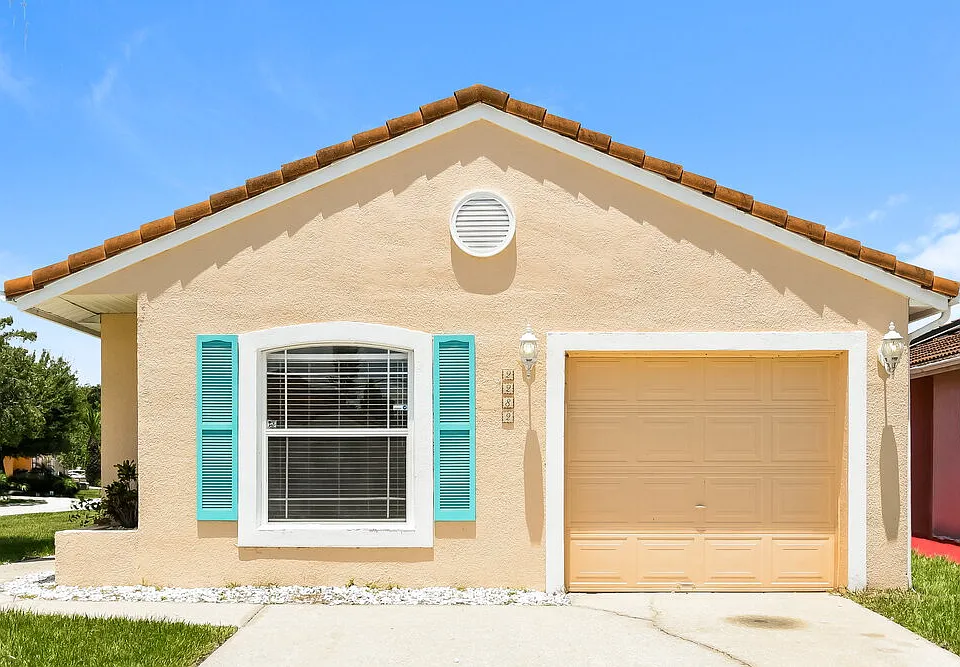 2282 Santa Lucia St