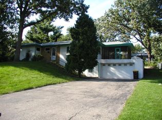 150 Woodland Dr, Burnsville, MN 55337