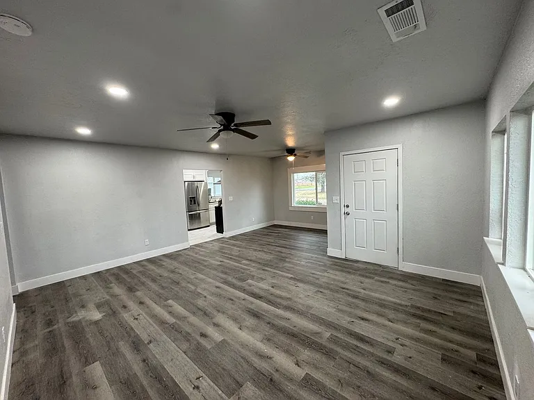 735 N Buhach Rd — Photo 2