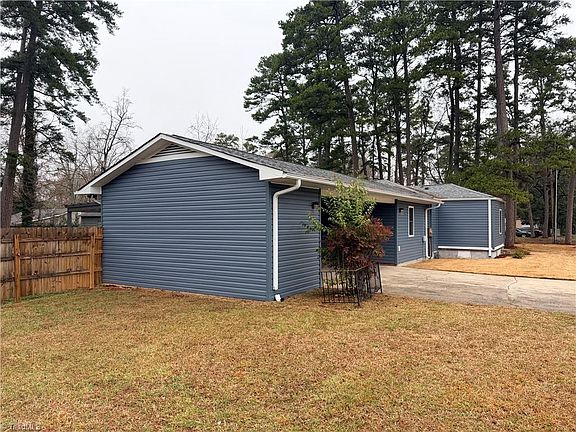 4th image of 301 S Merritt Ave