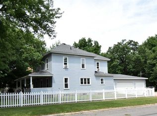 602 4th St NW, Independence, IA 50644