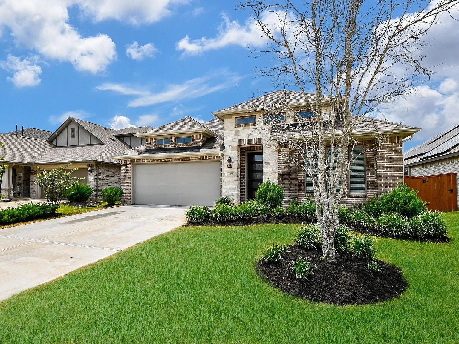 4 bed, 3.5 bath, 2620 sqft, $3,000 — Photo 2