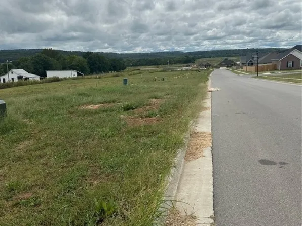 201 N Eagle Mountain St #26, Prairie Grove, AR 72753